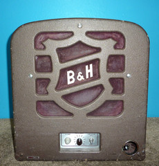 Bell & Howell 185-B8 Speaker Amplifier in Cabinet 6L6G