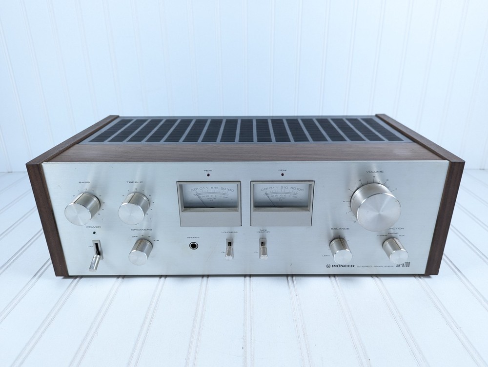 Pioneer Stereo Amplifier SA-6700 Vintage Silver Face With VU Meters Tested Works