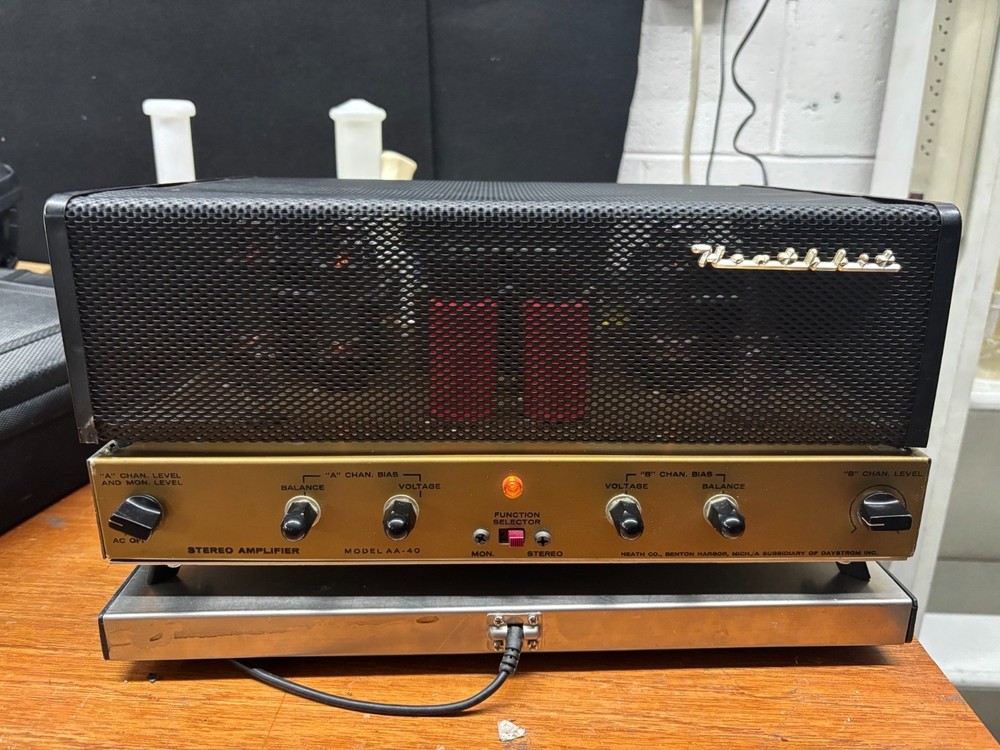 Heathkit AA-40 Stereo Power Amplifier – Tested