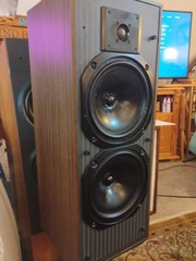 KEF C40 Vintage Speakers Walnut Finish Made In England Very Good Condition