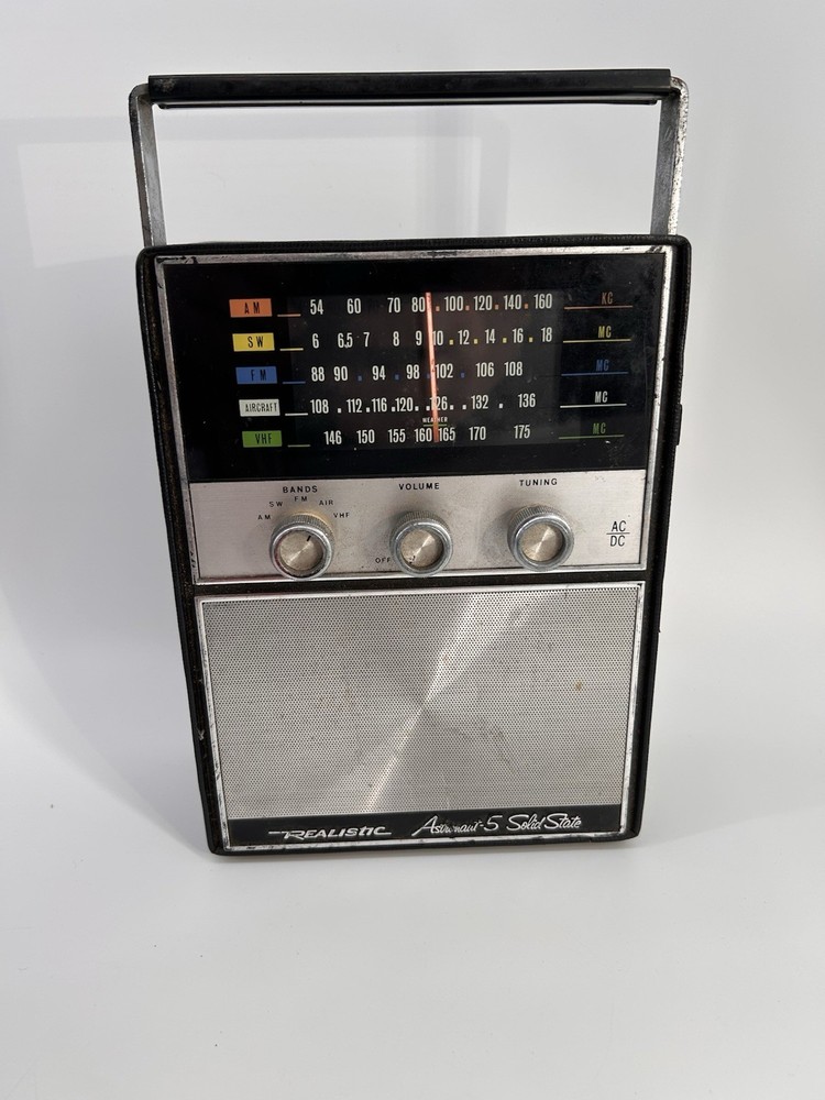 Vintage Realistic Astronaut-5 Band AM/FM Portable Solid State Radio