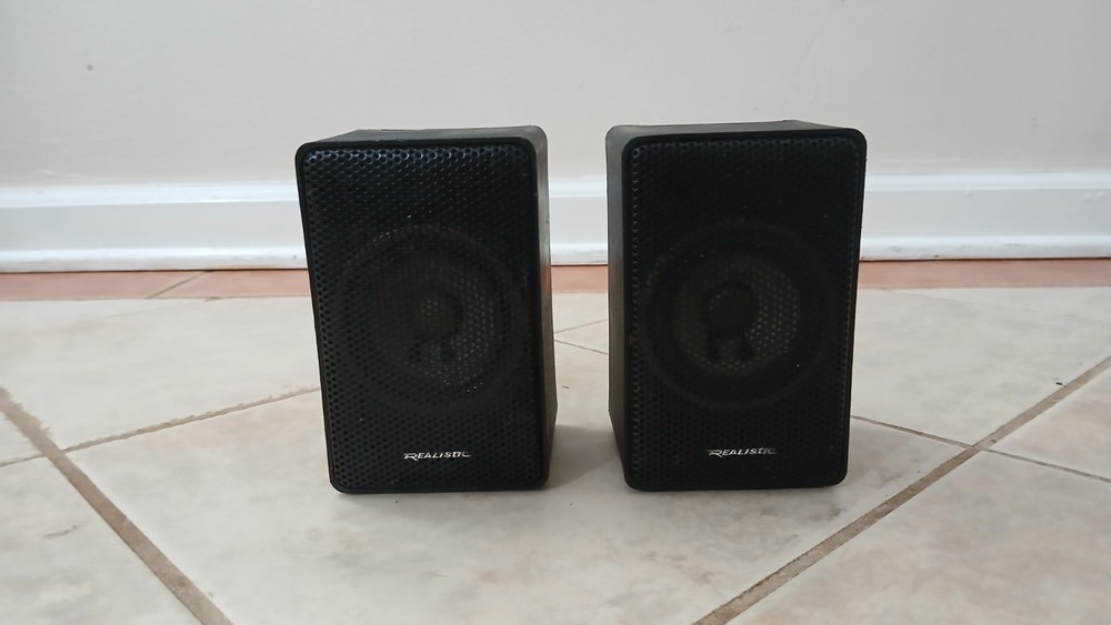 Vintage Realistic Minimus-7 40-2030C Metal Bookshelf Speakers Pair – 8 Ohm 40W