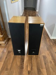 KLIPSCH KG 5.5 Speakers Pair Local Pickup Only (Local Pickup Only).