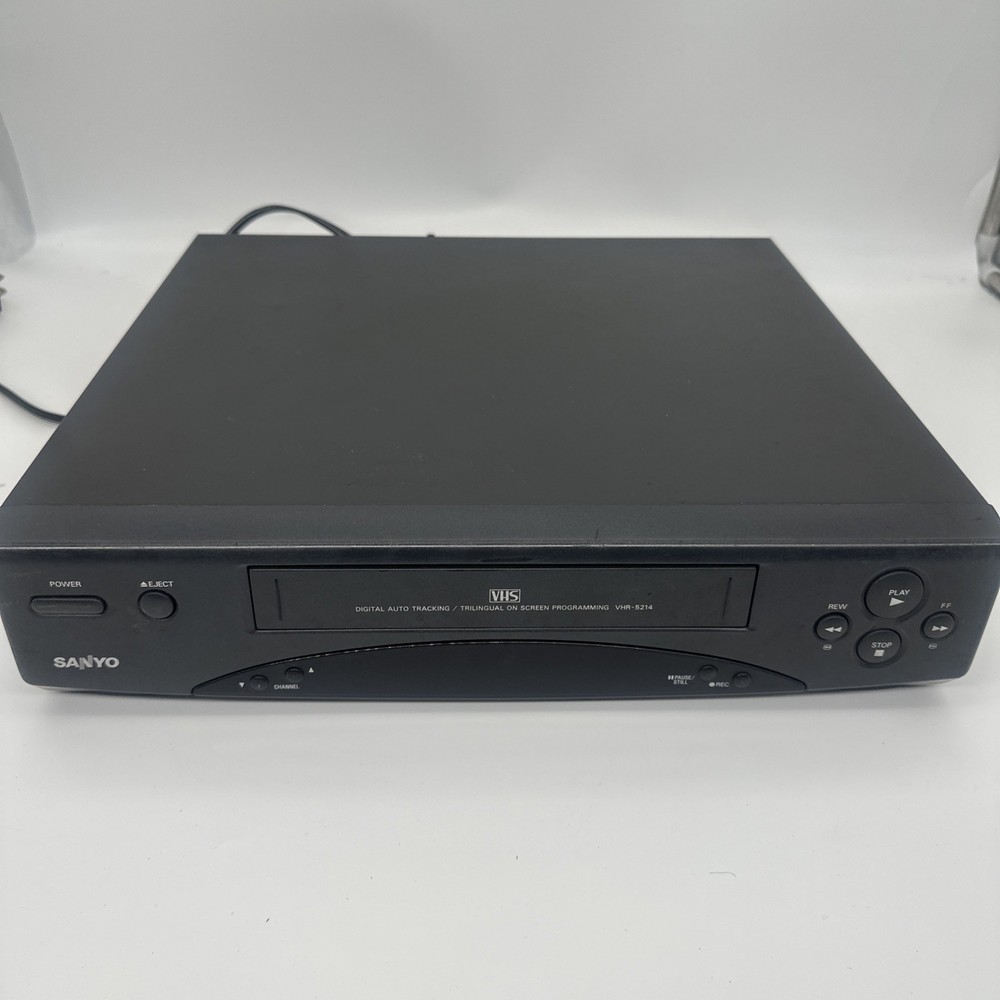 Sanyo VHR-5214 VHS VCR Digital Auto Tracking – No Remote Tested & Works