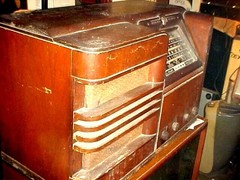 ANTIQUE RADIO RARE PILOT MODEL T-135 GIANT TABLE MODEL AM-SW WORKS