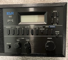 KLH Model 100 AM/FM Table Radio Built in Speaker w/Treble & Bass Tested