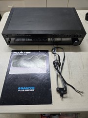 Vintage Sanyo Plus Series Quartz Locked AM/FM Stereo Tuner Model Plus T35 Japan