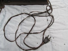 2 Antique 1929 Grigsby-Grunow Majestic Wood Pirate Chest Tube Radios Model 381