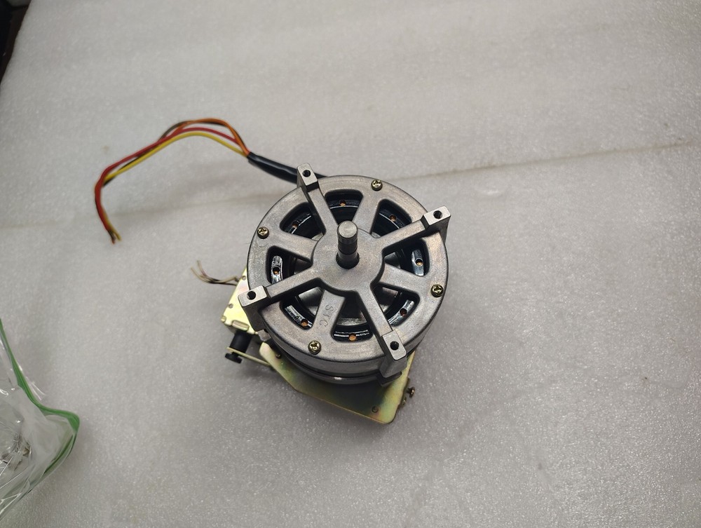 TEAC A-3300 SX reel to reel motor EM1479, left side