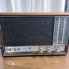 Vintage GE Dual Speaker AM/FM Solid State Wood Table Radio Works Read