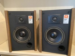 Vintage 1980’s JBL Model J216 Vintage Two-Way Bookshelf Speaker System