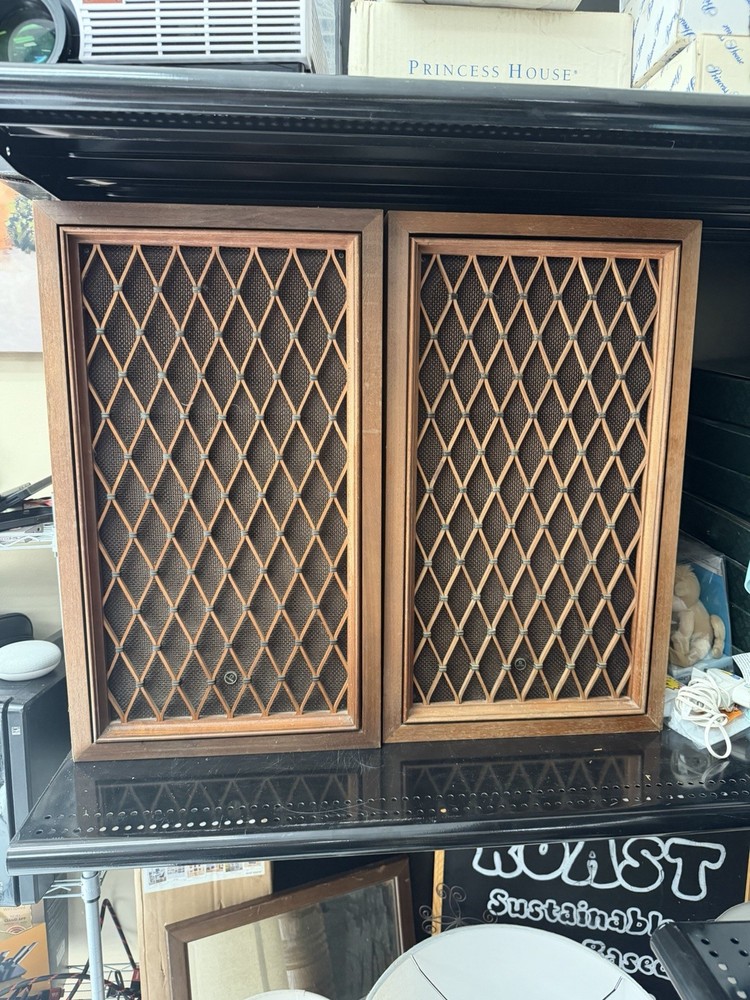 Used Vintage Pioneer CS-77 Speaker Walnut Finish. Work Great