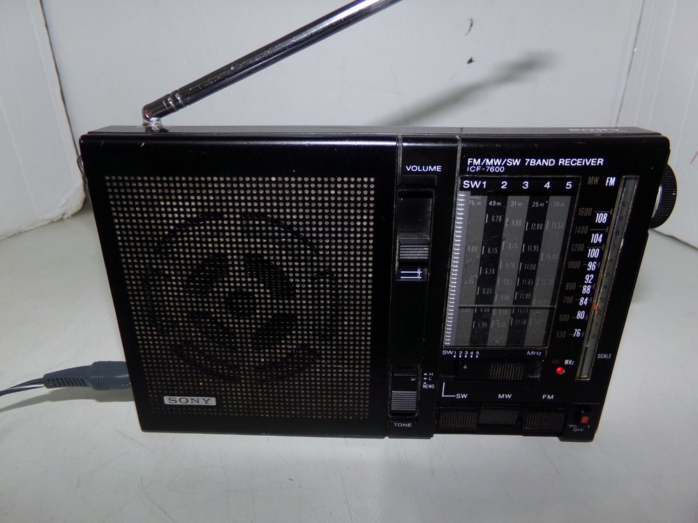 Vintage SONY Model ICF-7600 Multi Band Receiver Radio