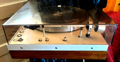 Great Condition Vintage Philips 212 Electronic Turntable -Cleaned and Serviced