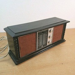 Vintage 1960s RCA Japan 16″ Solid State Wood AM FM Tabletop Radio Pecan WORKS