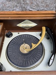 Magnavox Micromatic Vintage Record Player Console Cabinet Turntable