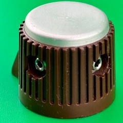 (1) VINTAGE CONTROL KNOB BROWN /Alum FACE ~ 7/8″ Dia 3/4″ Height, 1/4″ Shaft