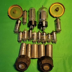 Lot 13 Vintage Vacuum Tubes RCA GE Sylvania + Shields Knobs Untested