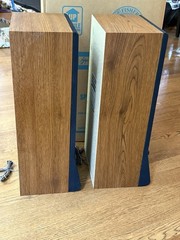 Vintage Fisher Speakers MS-710 Pair Faux Woodgrain RCA Connectors 19Hx9Wx7D