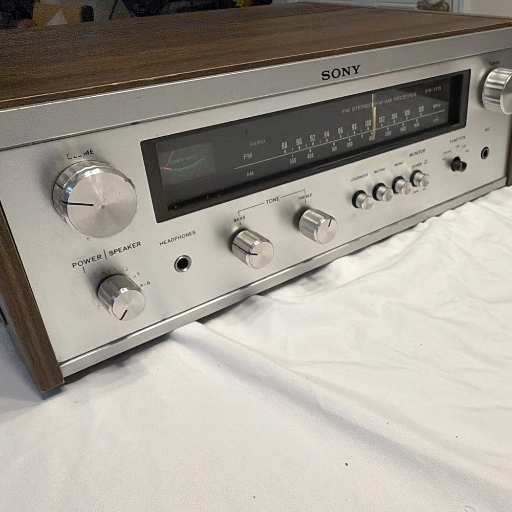 Sony STR-7015 Vintage FM Stereo FM-AM Receiver w/ Wood Case Cabinet