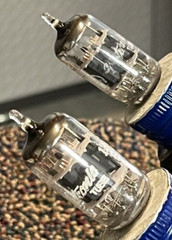 (1 PAIR) 12AU7A/ECC82 GE USA, TOP O, GREY. TESTED STRONG. EXCELLENT TUBES.