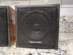 REALISTIC MINIMUS 0.3 Cat. 40-1250 Shelf Speakers 7 Watts Walnut Veneer Set of 2