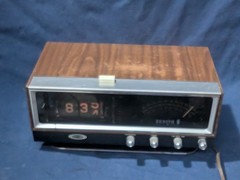ZENITH C472W-3 Circle of Sound Flip Alarm Clock, AM/FM Radio, Video!