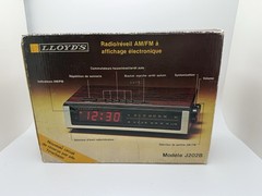Vintage LLOYD’S AM/FM Electronic Digital Clock Radio J202B Wood Grain Tested