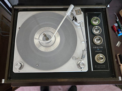 Zenith Circle Of Sound Vintage Vinyl Record Player w/Auxiliary Input, Speakers