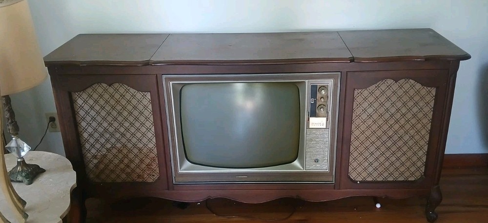 Vintage Zenith TV Radio Record Player Cabinet Built in Speakers