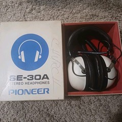 Vintage White Pioneer SE-30A Stereo Headphones In Original Box Not Tested