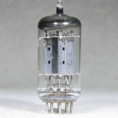 Telefunken ECC83/12AX7 Long Smooth Plate Diamond Mark on Bottom Germany Strong