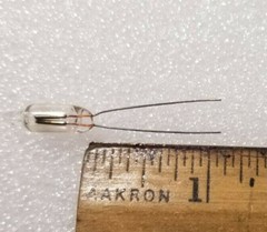 20 TINY NEON LAMPS (A1A?) SPECS UNKNOWN HOBBYISTS PROJECTS DIORAMAS