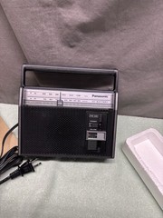 NOS Vintage Panasonic 2 Band AC-Battery AM FM Portable Radio Model RF-537-