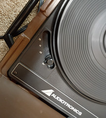 Vintage Audiotronics 300-A Portable Classroom Record Player 4-Speed – Functional