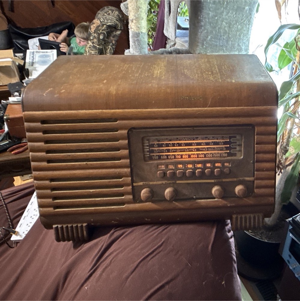 Philco Vintage Wood Tabletop Radio AM/SW Analog Tuning MPN 10486-A