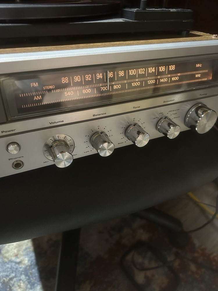 Vintage 1980’s MacDonald AM/FM Radio, 8 Track, and Turntable Stereo System M270.