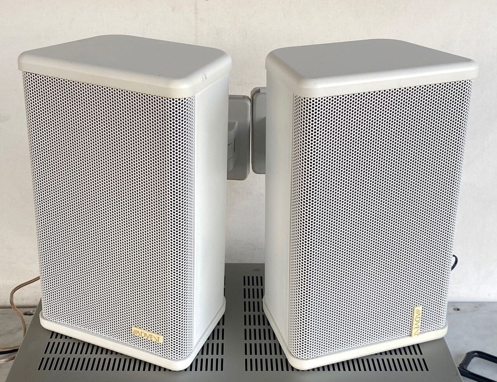 Vintage ADVENT Indoor Outdoor Mini Advent Speakers with Wall Mounts. Works Great