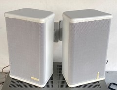 Vintage ADVENT Indoor Outdoor Mini Advent Speakers with Wall Mounts. Works Great