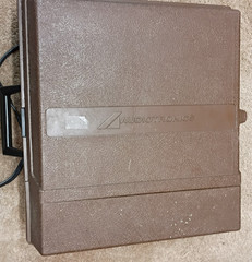Vintage Audiotronics 300-A Portable Classroom Record Player 4-Speed – Functional