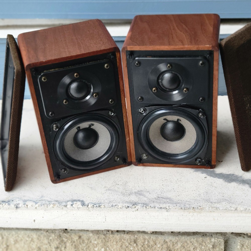 Realistic Minimus 7W Walnut Speakers Pair Recapped Tested 5-Way Posts