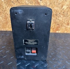 (1) Realistic Minimus-7 Bookshelf Speaker Radio Shack Cat 40-2030 Black Untested