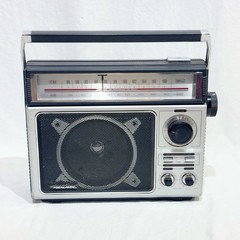 Vintage Realistic 12-650A AM/FM Radio Receiver – Long Antenna – WORKS!