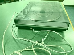 Bang Olufsen Beogram 1800 Belt Drive Turntable with Cartridge, tone arm broken