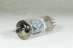 Telefunken 6211 Long Ribbed Plate Diamond on Bottom Germany Strong
