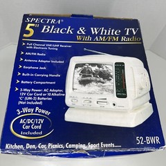 SPECTRA 5 INCH Black & White TV-AM-FM Radio BATTERY POWERED Plug In