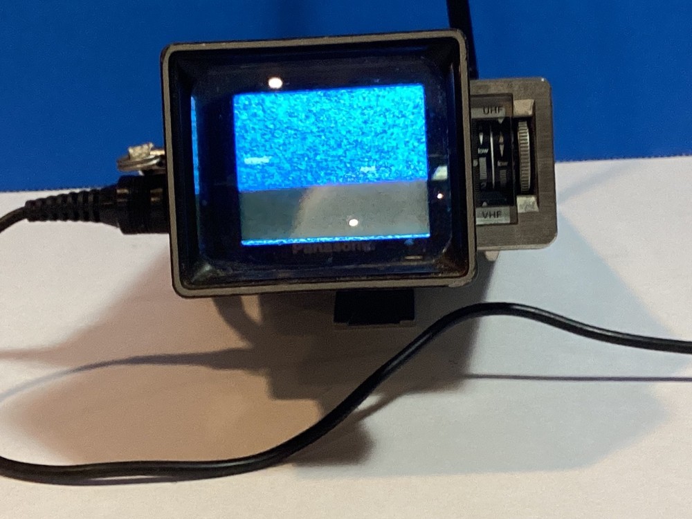 Vintage 1984 Panasonic Travelvision TR-1030P TV AC/DC 4-Way Works W Power supply