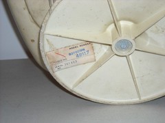 Vintage Philco SPACE AGE TV POWERS UP DISCOLORED & STAINED
