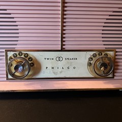 MCM Pink Twin Speaker Retro Vintage 1960’s Philco J846-124 AM Tube Radio Vintage