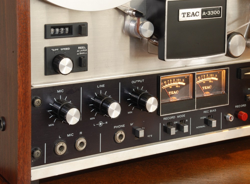 (2) 8v-LED LAMPS-REEL to REEL/TEAC A-2300 A3300 A-6300 A640 A-3340 A-3440 A-4300
